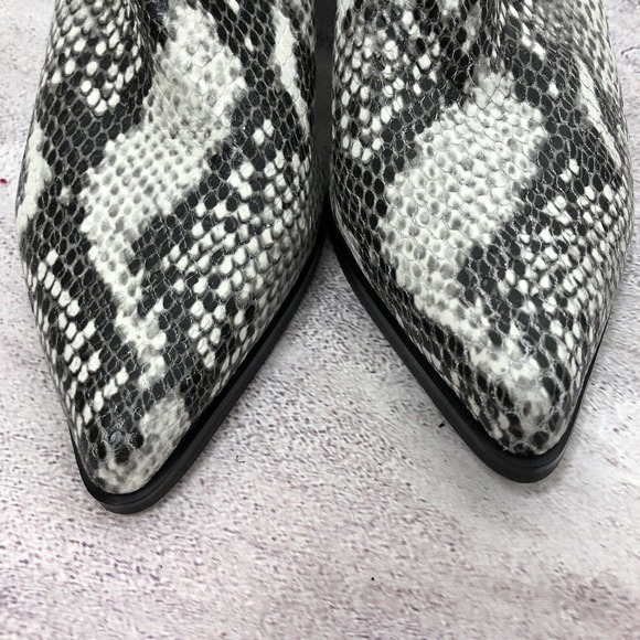NEW Blondo Womens Emelia Chelsea Bootie 7.5M Waterproof Leather Snakeskin Print - Picture 5 of 9
